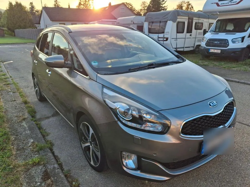 Kia Carens