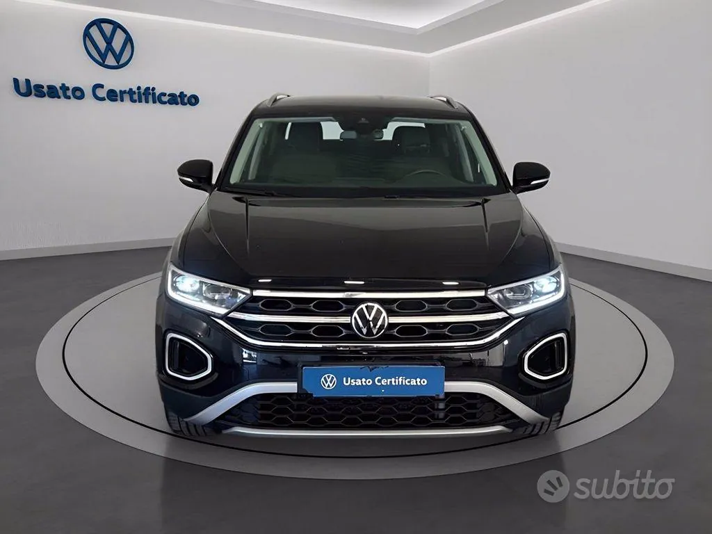 Volkswagen T-Roc 2023 photo 2