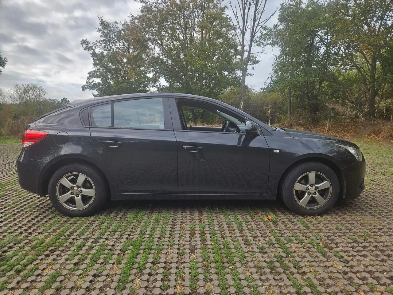 Chevrolet Cruze 2011 photo 2