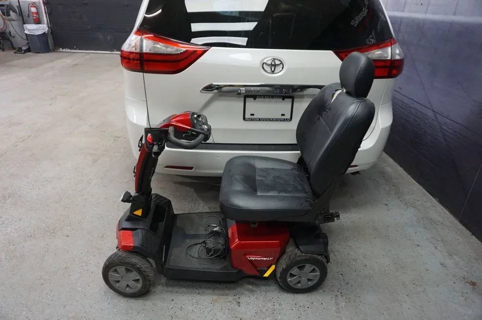 Toyota Sienna 2018 photo 5