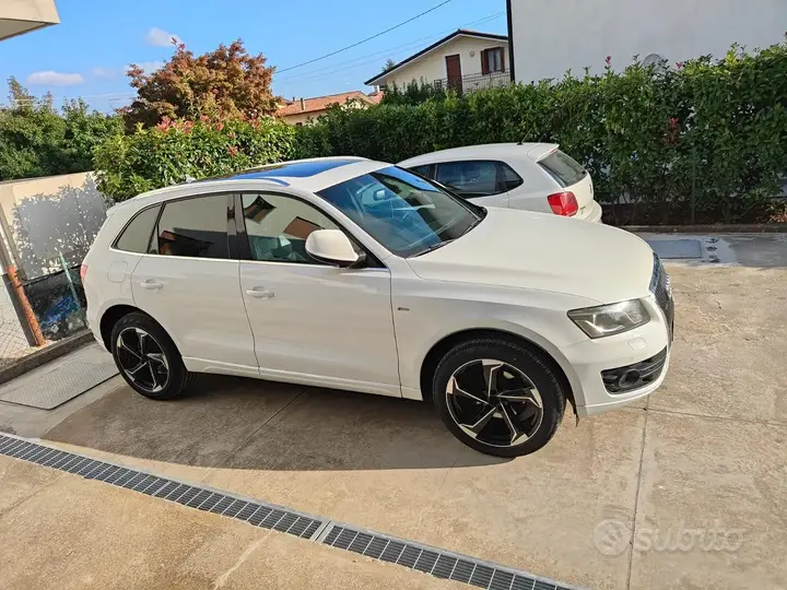 Audi Q5 2010 photo 4