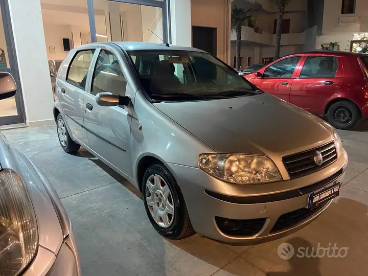 Fiat Punto 2004 photo 2
