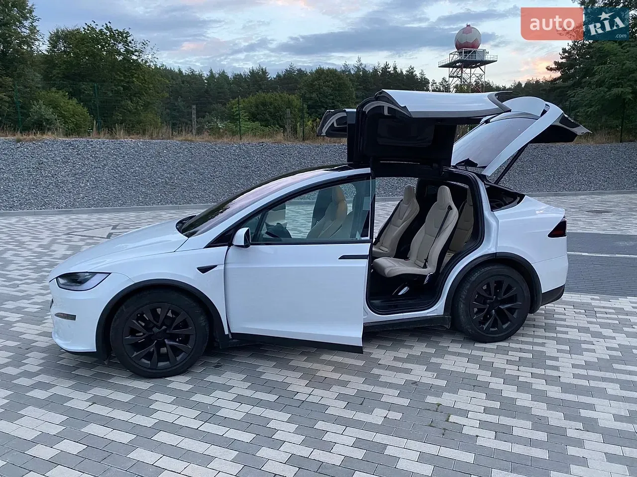 Tesla Model X 2022 photo 3