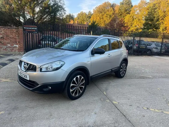 Nissan Qashqai 2012 photo 2