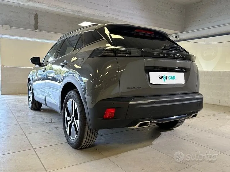 Peugeot 2008 2023 photo 3