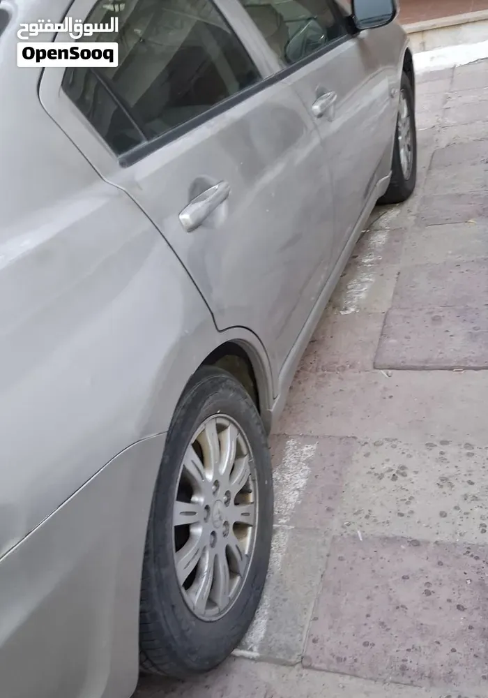Mitsubishi Galant 2011 photo 2