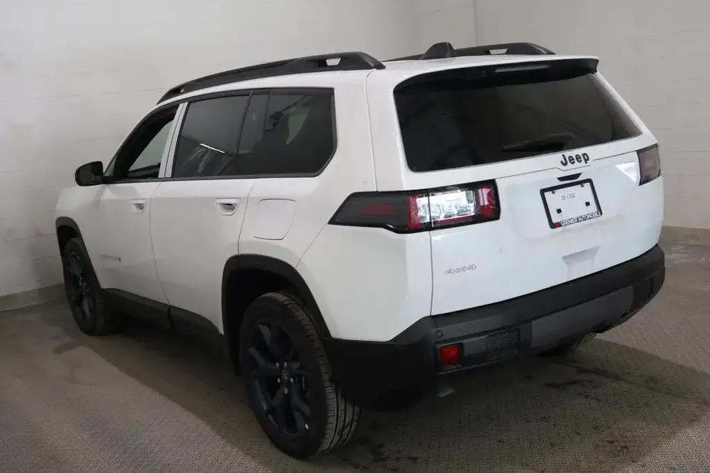 Jeep Cherokee 2026 photo 4