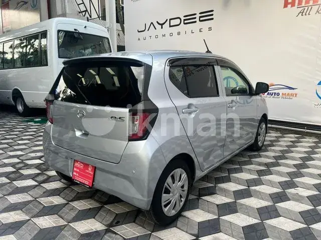 Daihatsu Mira 2023 photo 4
