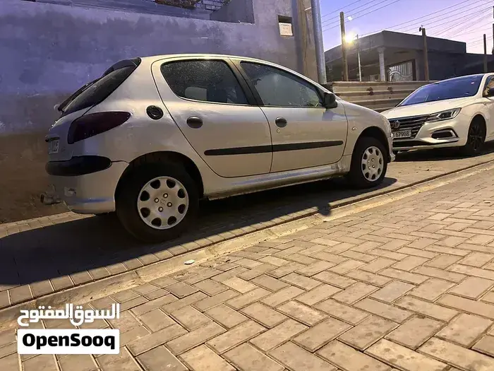 Peugeot 206 2009 photo 4