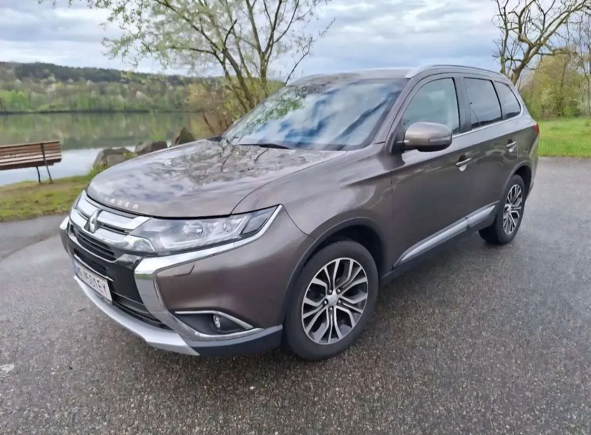 Mitsubishi Outlander 2018 photo 2