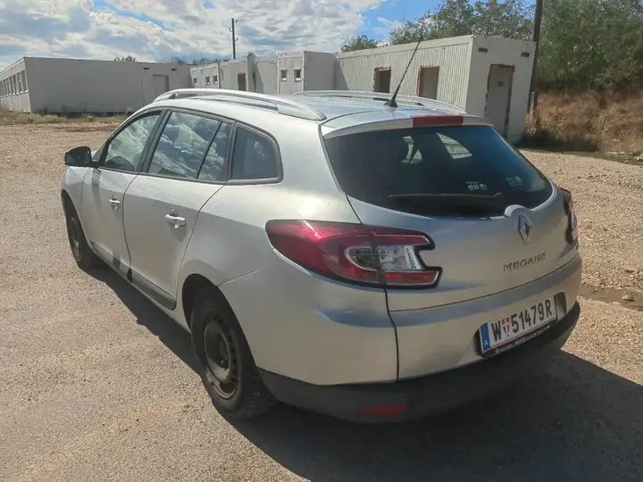 Renault Mégane 2011 photo 2