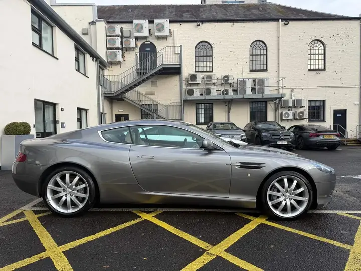 Aston Martin Db9 2005 photo 2