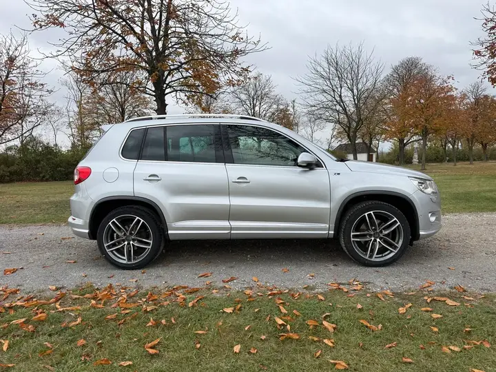Volkswagen Tiguan 2011 photo 2