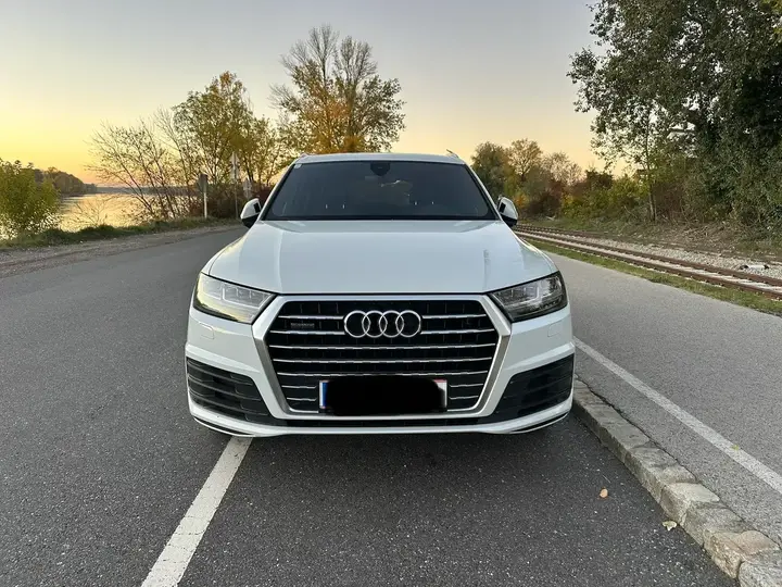Audi Q7 2016 photo 2