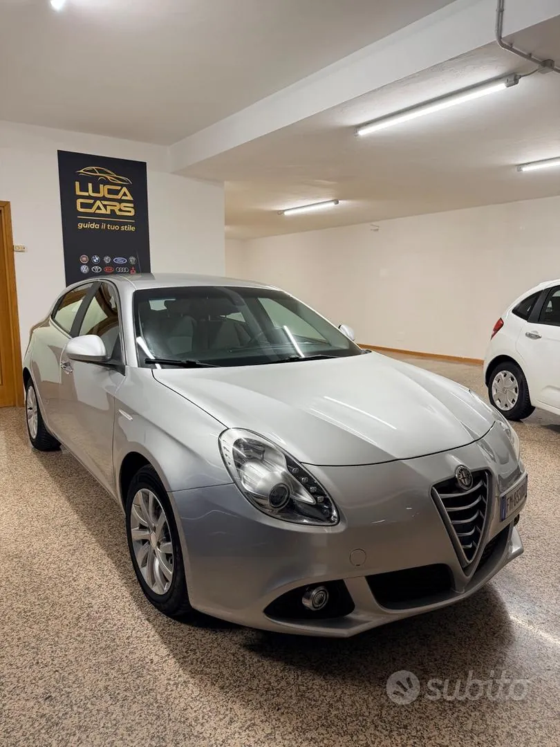 Alfa Romeo Giulietta 2016 photo 2