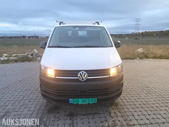 Volkswagen Transporter 2018 photo 2