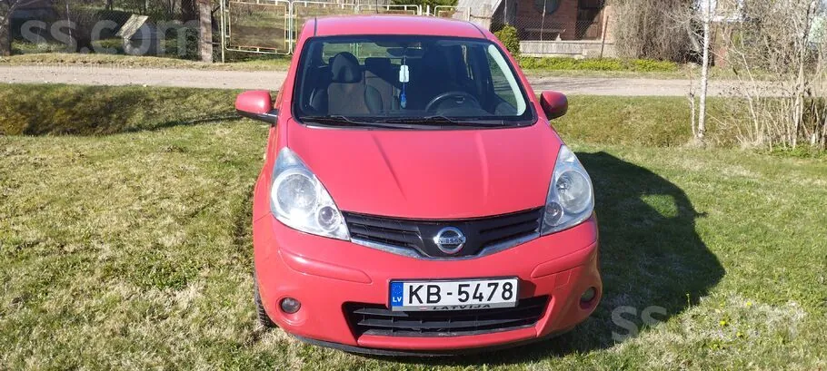 Nissan Note 2011 photo 3