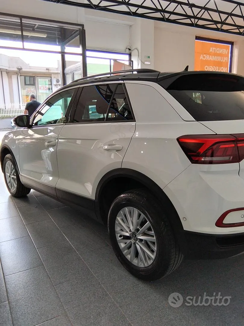 Volkswagen T-Roc 2023 photo 5