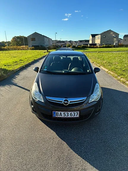 Opel Corsa 2013 photo 2