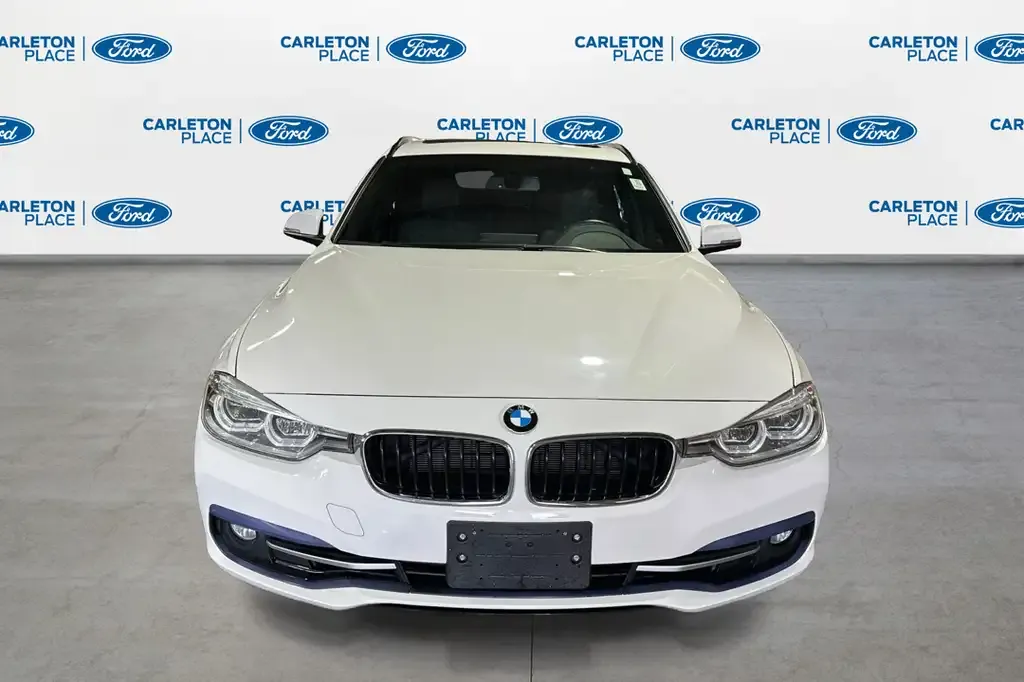 BMW 3 Series 2019 photo 3