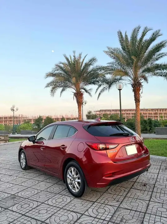 Mazda 3 2018 photo 2