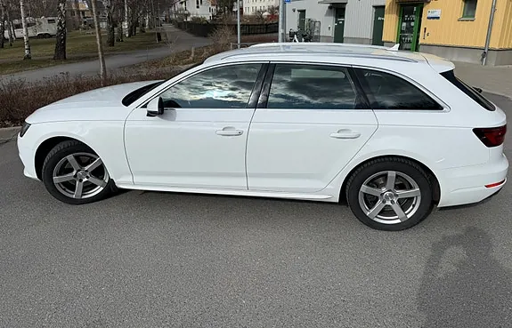 Audi A4 2018 photo 2