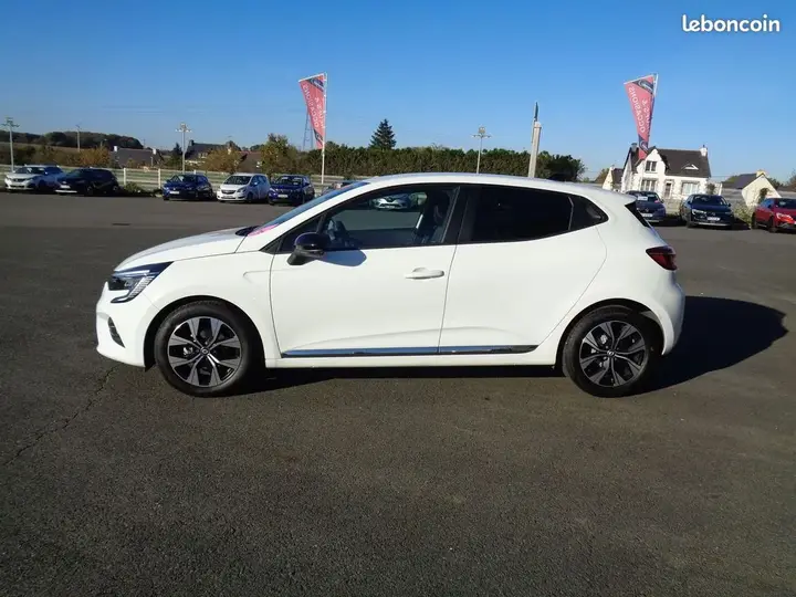Renault Clio 2023 photo 2