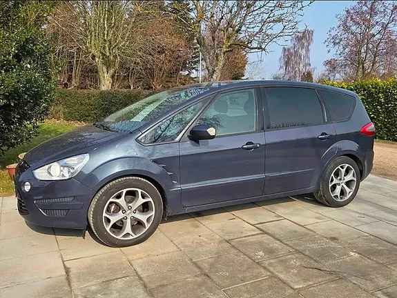 Ford S-Max 2011 photo 2