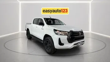 Toyota Hilux 2023 photo 2