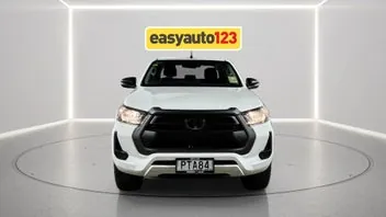 Toyota Hilux 2023 photo 3