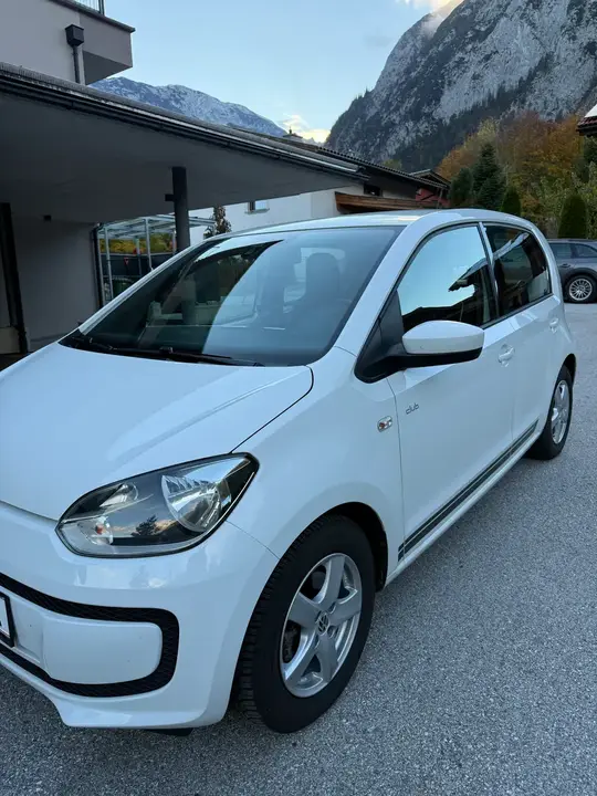 Volkswagen Up 2015 photo 3