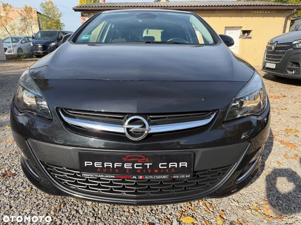 Opel Astra 2013 photo 2
