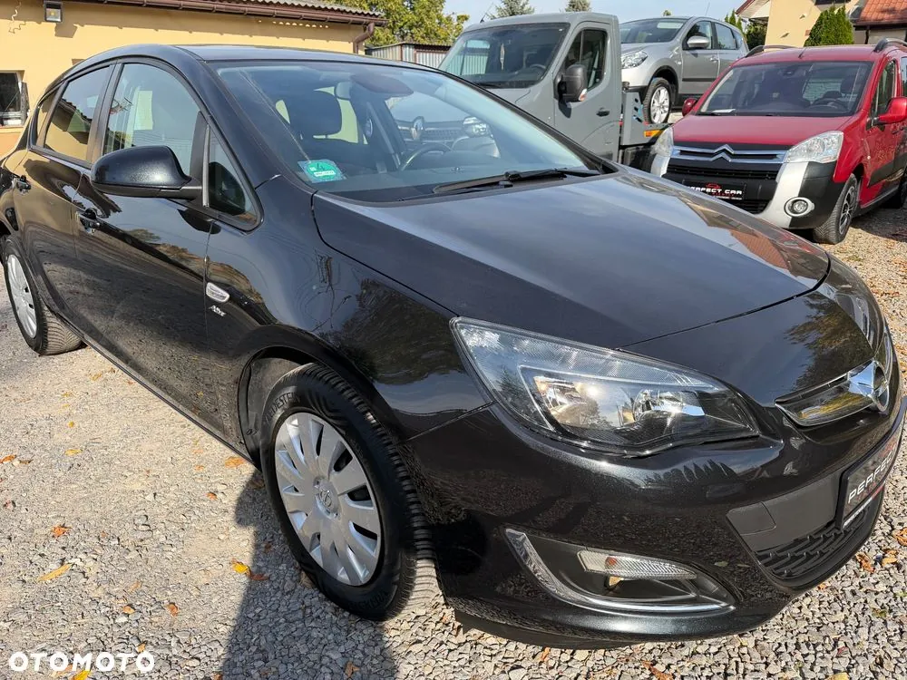 Opel Astra 2013 photo 3