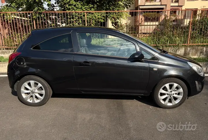 Opel Corsa 2013 photo 2