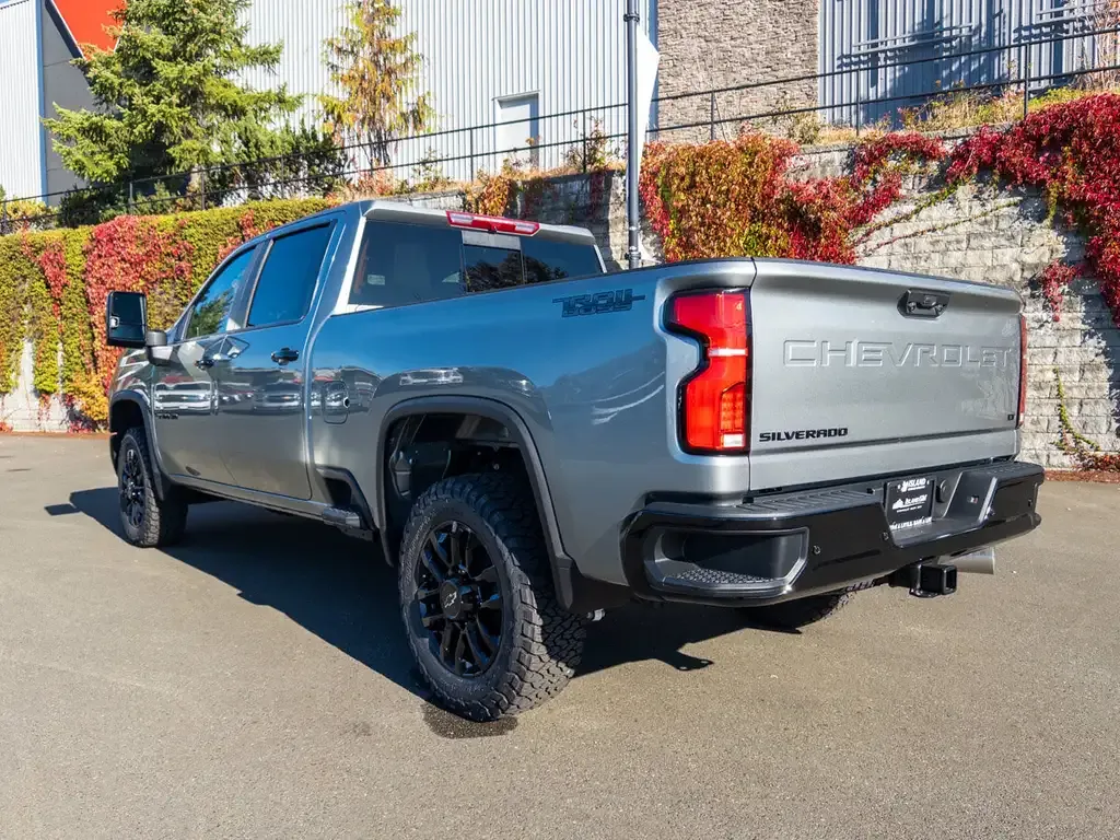 Chevrolet Silverado 3500 2026 photo 3