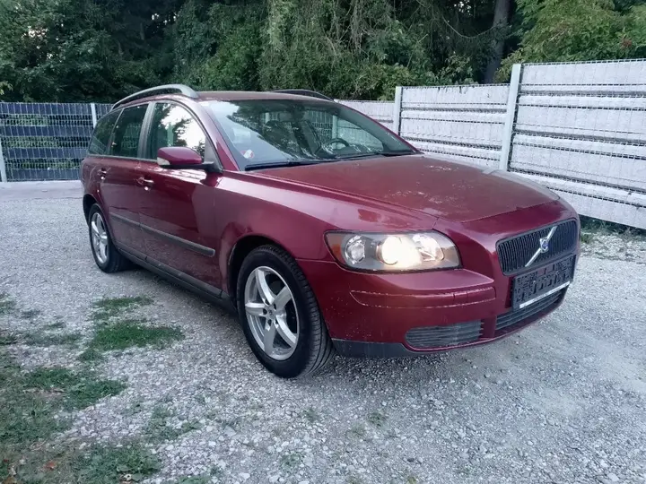 Volvo V50 2005 photo 2