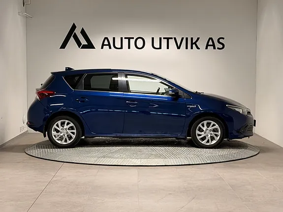 Toyota Auris 2017 photo 2