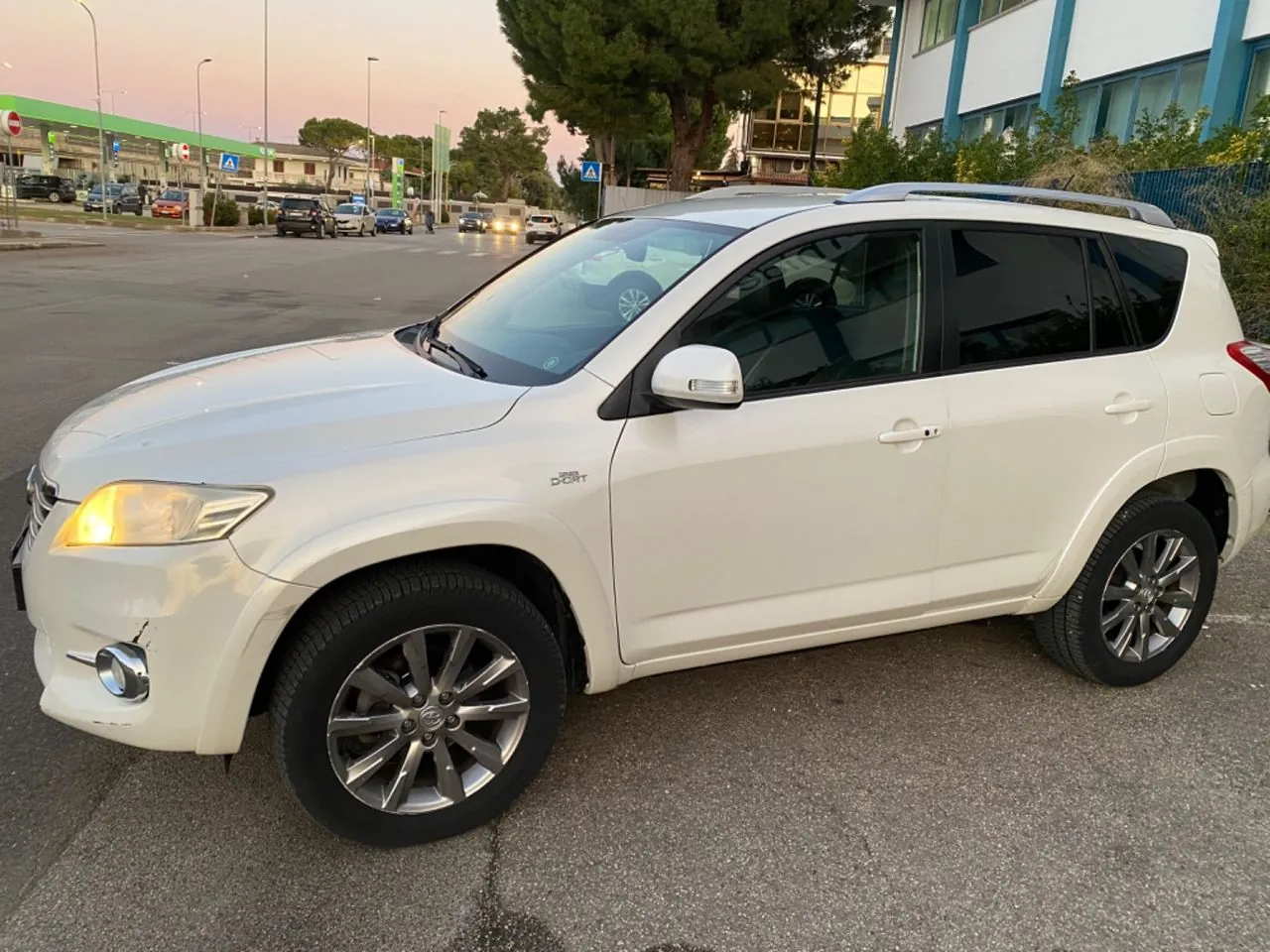 Toyota Rav4 2012 photo 2