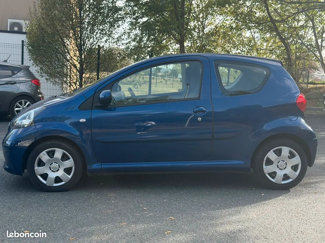 Toyota Aygo 2009 photo 2