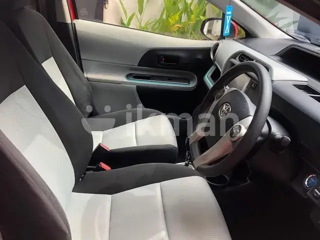 Toyota Aqua 2013 photo 4