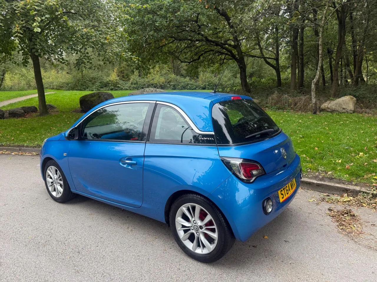 Vauxhall Adam 2015 photo 2