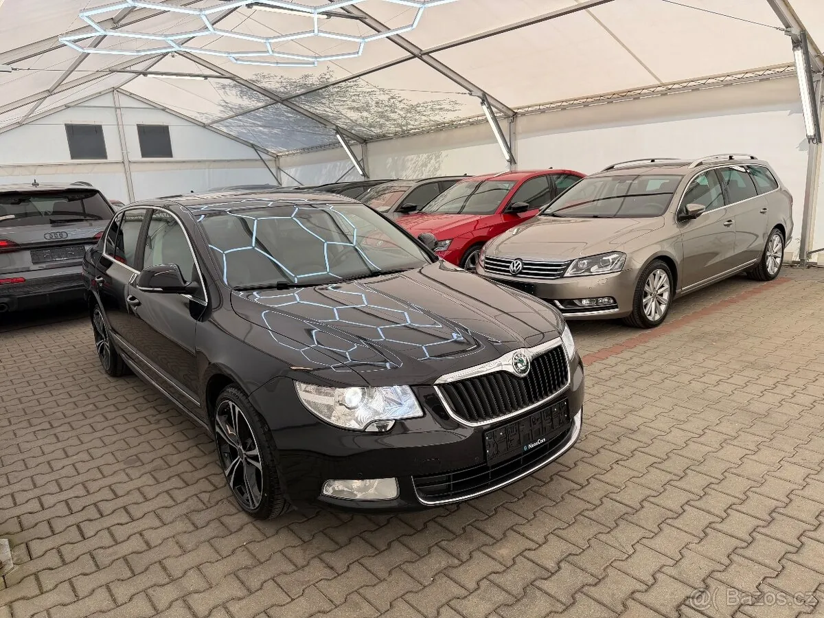 Skoda Superb 2011 photo 3