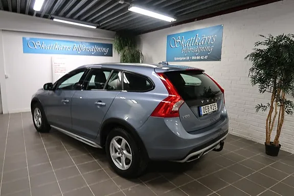 Volvo V60 Cross Country 2017 photo 2