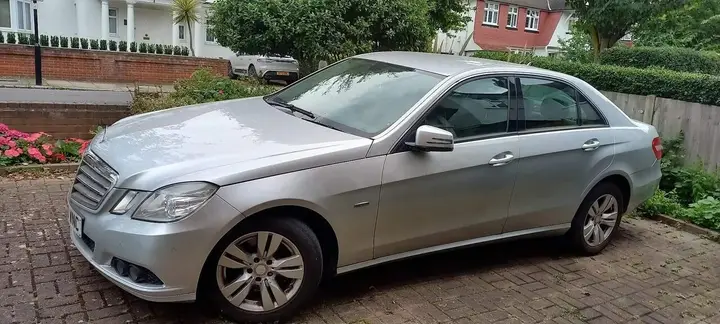 Mercedes-Benz E-Class 2010 photo 5