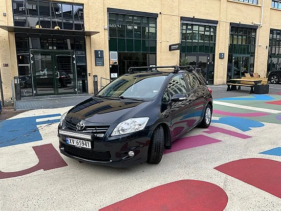 Toyota Auris 2012 photo 2