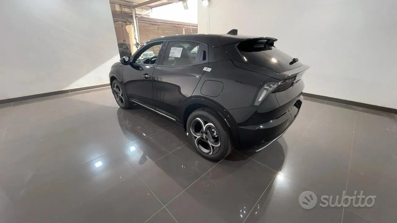 Alfa Romeo Junior 2026 photo 3