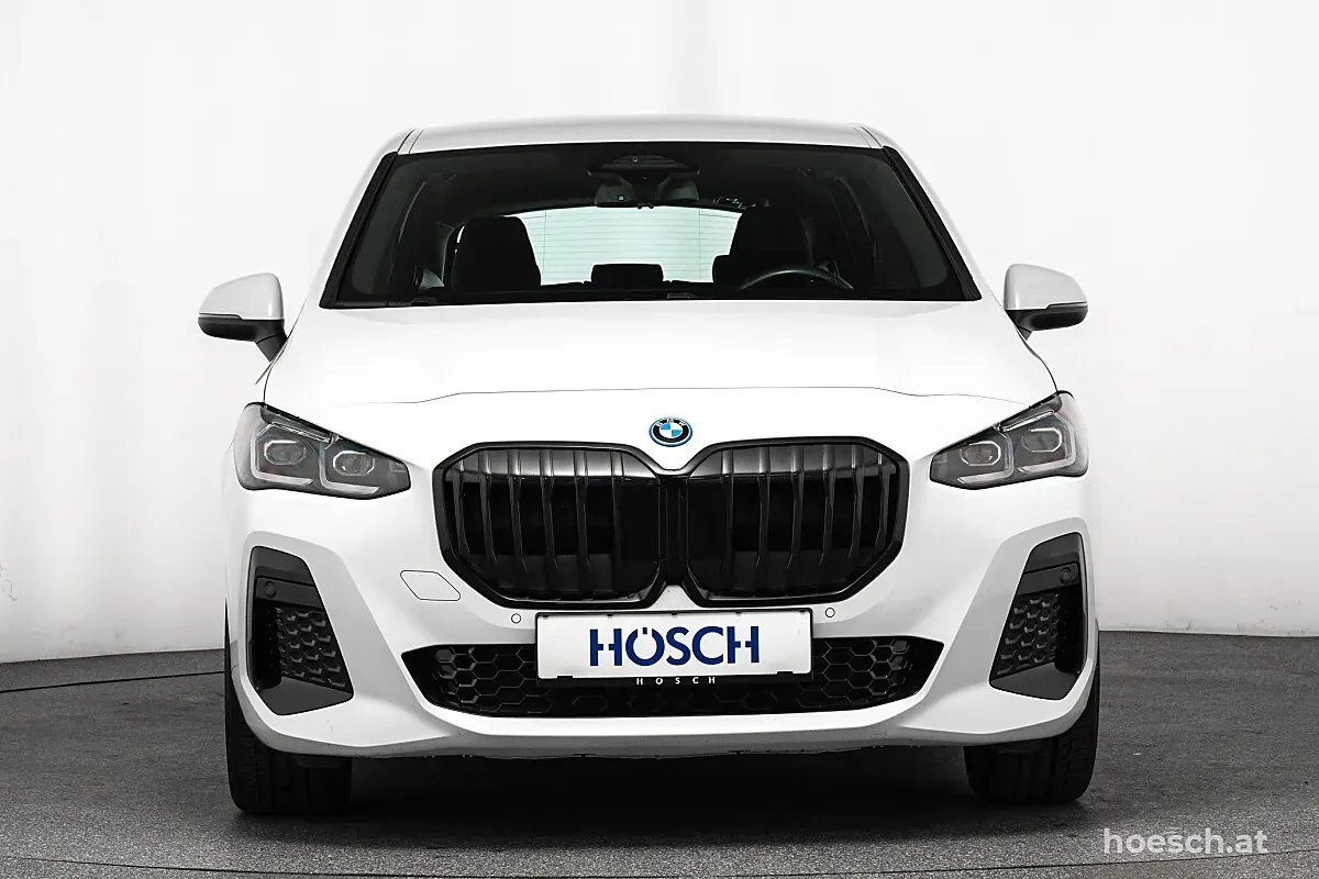 BMW 2 Series 2024 photo 2