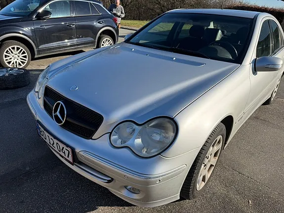 Mercedes-Benz C240
