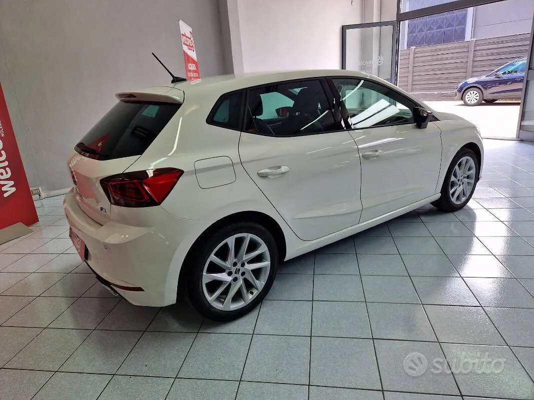 Seat Ibiza 2023 photo 4