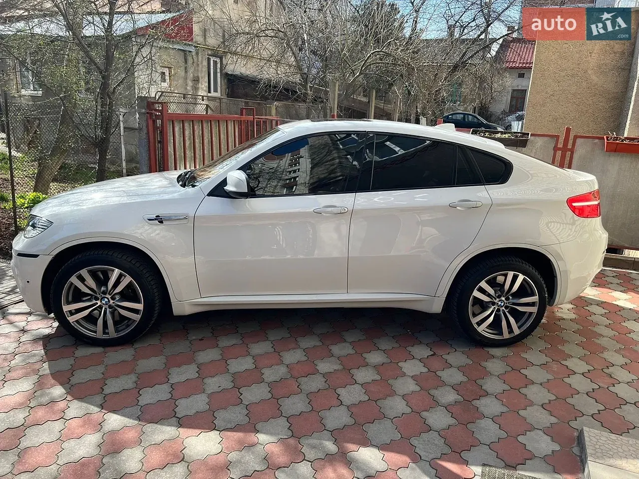 BMW X6 M 2011 photo 2